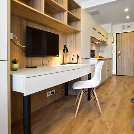 Wolska Serviced Apartments Varsóvia Exterior foto