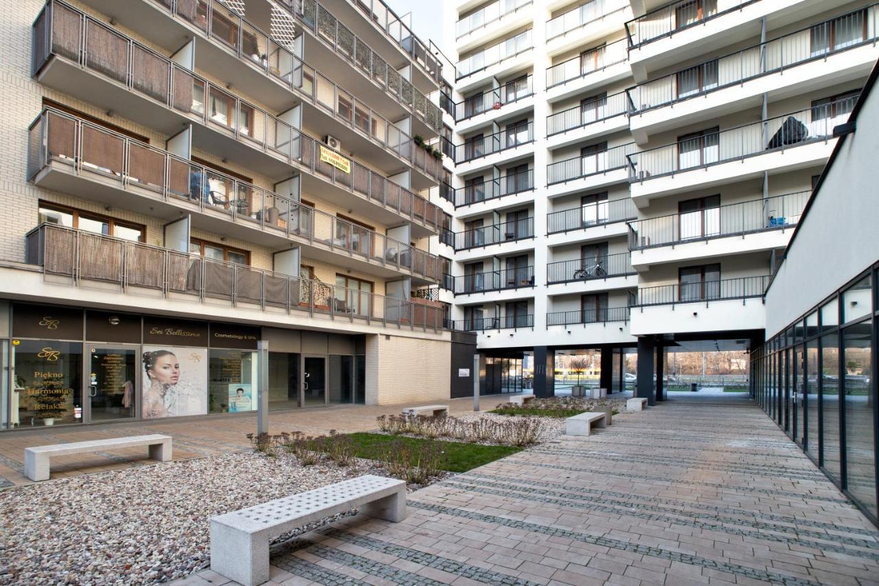 Wolska Serviced Apartments Varsóvia Exterior foto