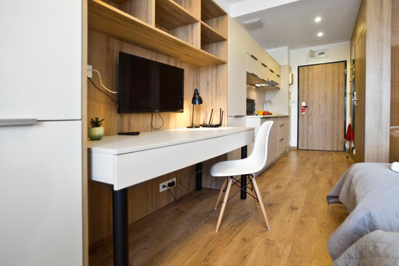 Wolska Serviced Apartments Varsóvia Exterior foto