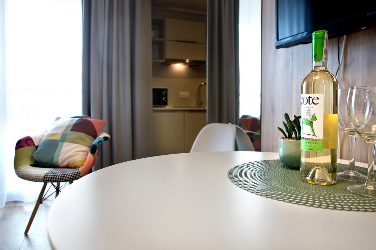 Wolska Serviced Apartments Varsóvia Exterior foto